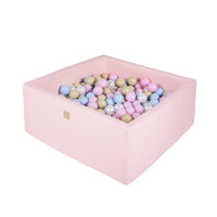 Roze ballenbak met 300 ballen - Candy Set met witte achtergrond